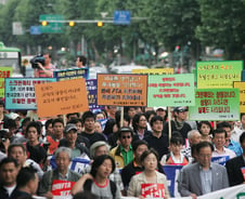 [딥포인트/배성민]공룡 된 넷플릭스…소멸하는 대학로·충무로