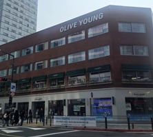 "경쟁사 점포 붙어야 대박"…K뷰티·패션 '집합 경제학'