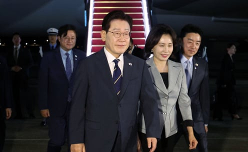 이 대통령 지지율 48.9% '2주째 상승'…"나토 등 외교안보 성과"