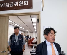 [기자수첩]"알바보다 못 버는 사장"…'을들의 잔혹극' 끝내야