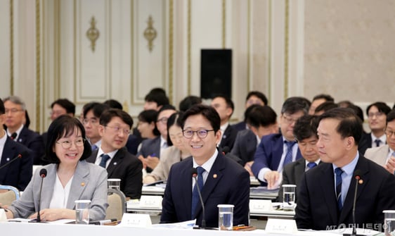 정부 "AI 스타트업 키운다"…2조 투자·500개 딥테크 창업팀 육성 썸네일