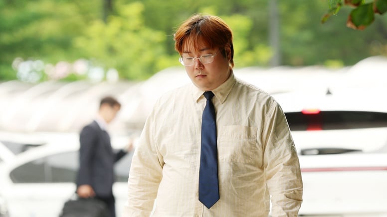 '강제추행 혐의' 항소 유재환, 몰라보게 달라진 모습 썸네일