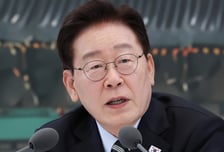 "철도 쏠림에 고속버스 위축"… 이 대통령, 교통체계 재검토 주문