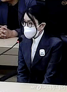 '관저 이전 특혜 의혹' 김건희, 건강 문제로 19일 종합특검 조사 연기 썸네일