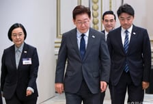 강훈식, 카타르 전 국왕 조문 후 귀국…靑 "협력 지평 확대해 나가길"