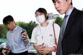 성조기 두르고 개표소 문 2시간 막은 '올다르크'…검찰, 구속영장 청구