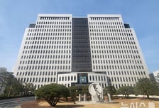 중국산 배관자재 6만개 국산으로 속여 판 60대 집행유예
