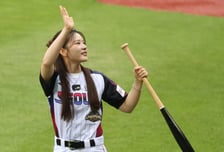 [포토] 박하얀 '방망이쇼 지켜보세요'