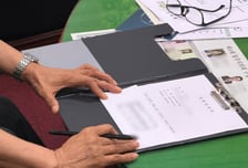 "미혼이잖아" 여중생 성매매 시의원 두둔...김진모 당협위원장 사퇴